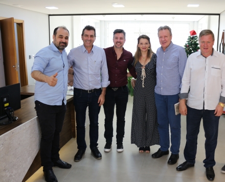 Cleiton Foss         Na manhã desta sexta-feira (13), o vereador Cleiton Fossá se reuniu com lideranças do partido para participar de agenda política no município.    ...