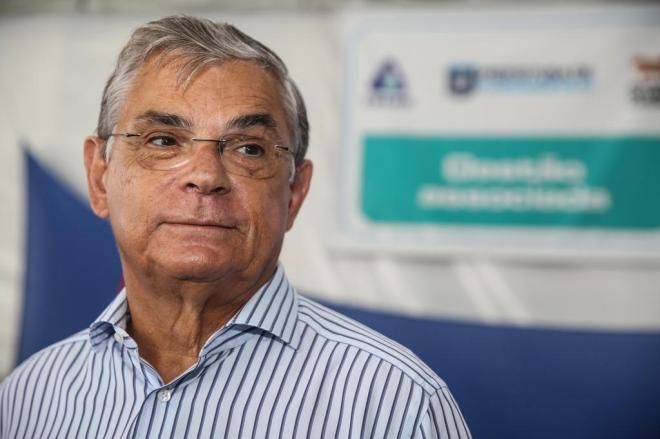 Cleiton Foss Florianópolis – O governador Eduardo Pinho Moreira decidiu desativar 15 Secretarias Regionais e 4 Secretarias Executivas. Vai economizar R$ 15 milhões de reais somente com despesas com comissionados e mais R$ 30...