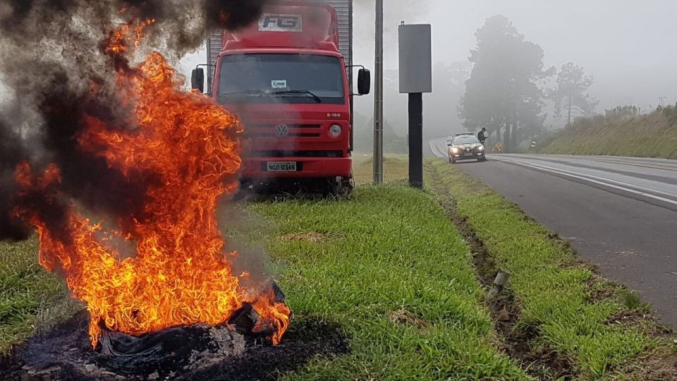 Cleiton Foss Chapecó – Nesta segunda-feira, dia 21, caminhoneiros de 19 estados brasileiros entraram em greve. Santa Catarina está entre os estados em que os profissionais apoiaram o movimento. As paralisações...