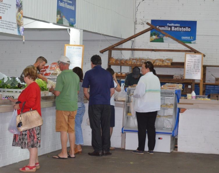 Cleiton Foss Chapecó – A Câmara de Vereadores de Chapecó votará até o final deste ano o Projeto de Lei 97/2018, que trata sobre a regulação de Feiras Livres de Agricultores em...