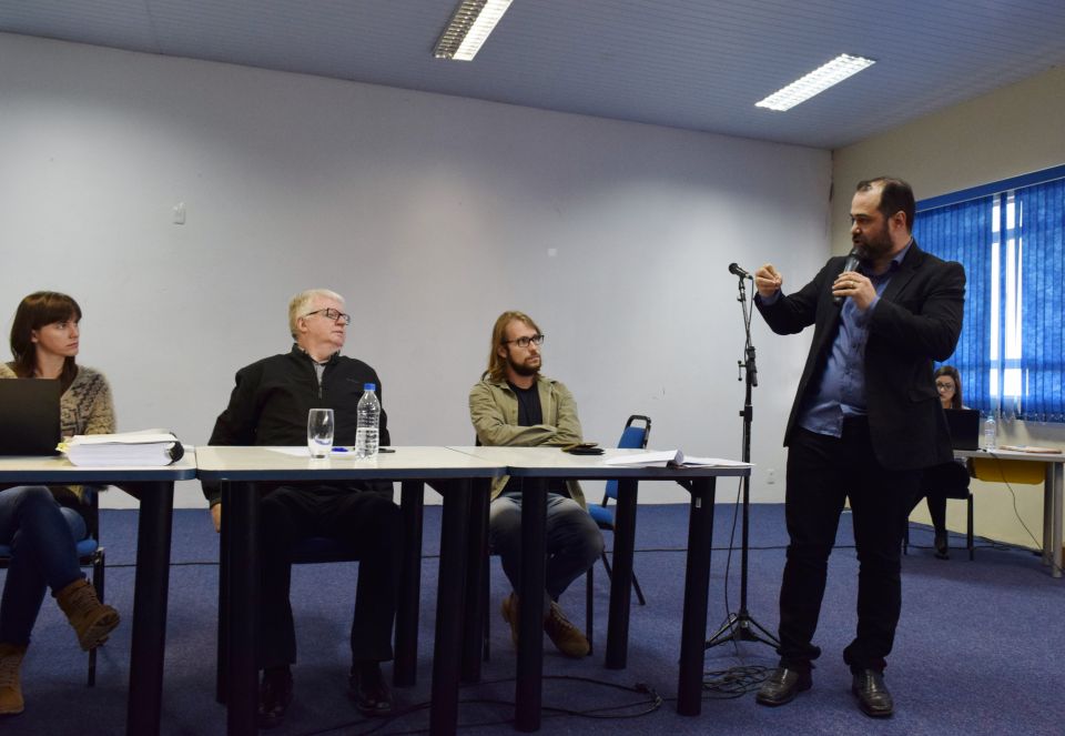 Cleiton Foss Chapecó – Os vereadores membros da Comissão Especial do Transporte Público de Chapecó se reuniram nesta quarta-feira, dia 12, com o procurador do município, Ricardo Cavalli. Ele...