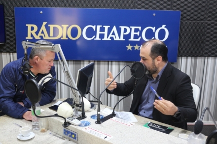 Cleiton Foss "Quanto mais longe do povo mais perto da corrupção. Nós estamos sempre perto do povo!" Em entrevista exclusiva na Rádio Chapecó, na manhã desta terça-feira, 16,...