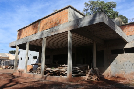 Cleiton Foss Iniciadas em 2016, as obras do Centro de Saúde da Família do bairro Santo Antônio e Jardim do Lago ainda não estão prontas. Mesmo com o prazo previsto para a conclusão já esgotado, o...